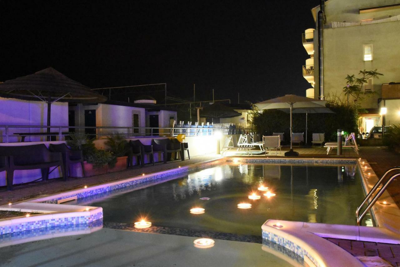 Residence Moderno Lido Di Savio Exteriér fotografie